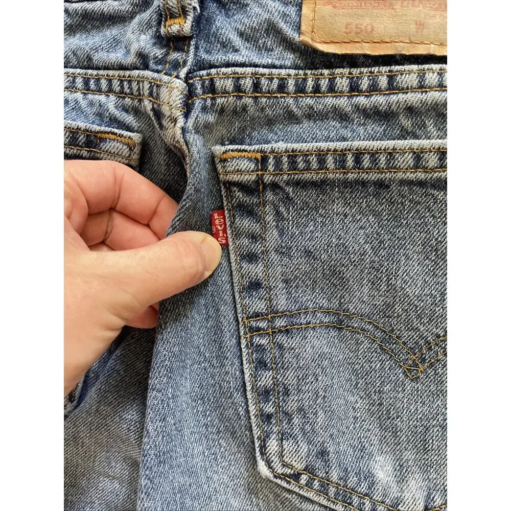 Vintage Levi’s 550 Jeans Relaxed Fit Men’s 32x36 Medium Wash Tapered Denim 1994